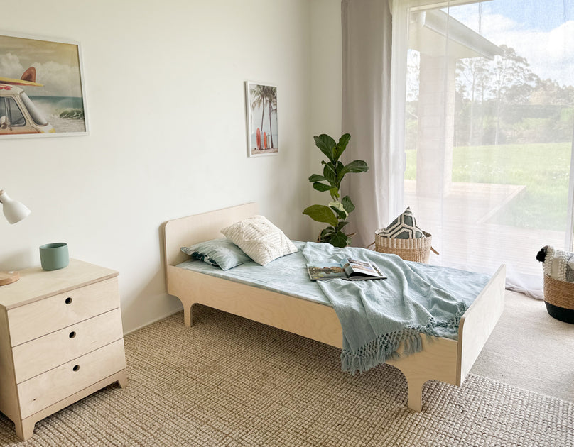 Minimalist bed PLY Magic of wood NZ