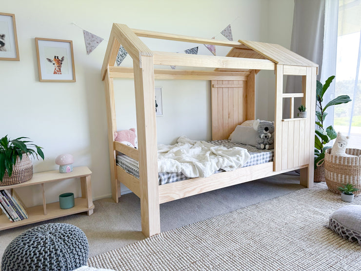 Holiday house bed PINE