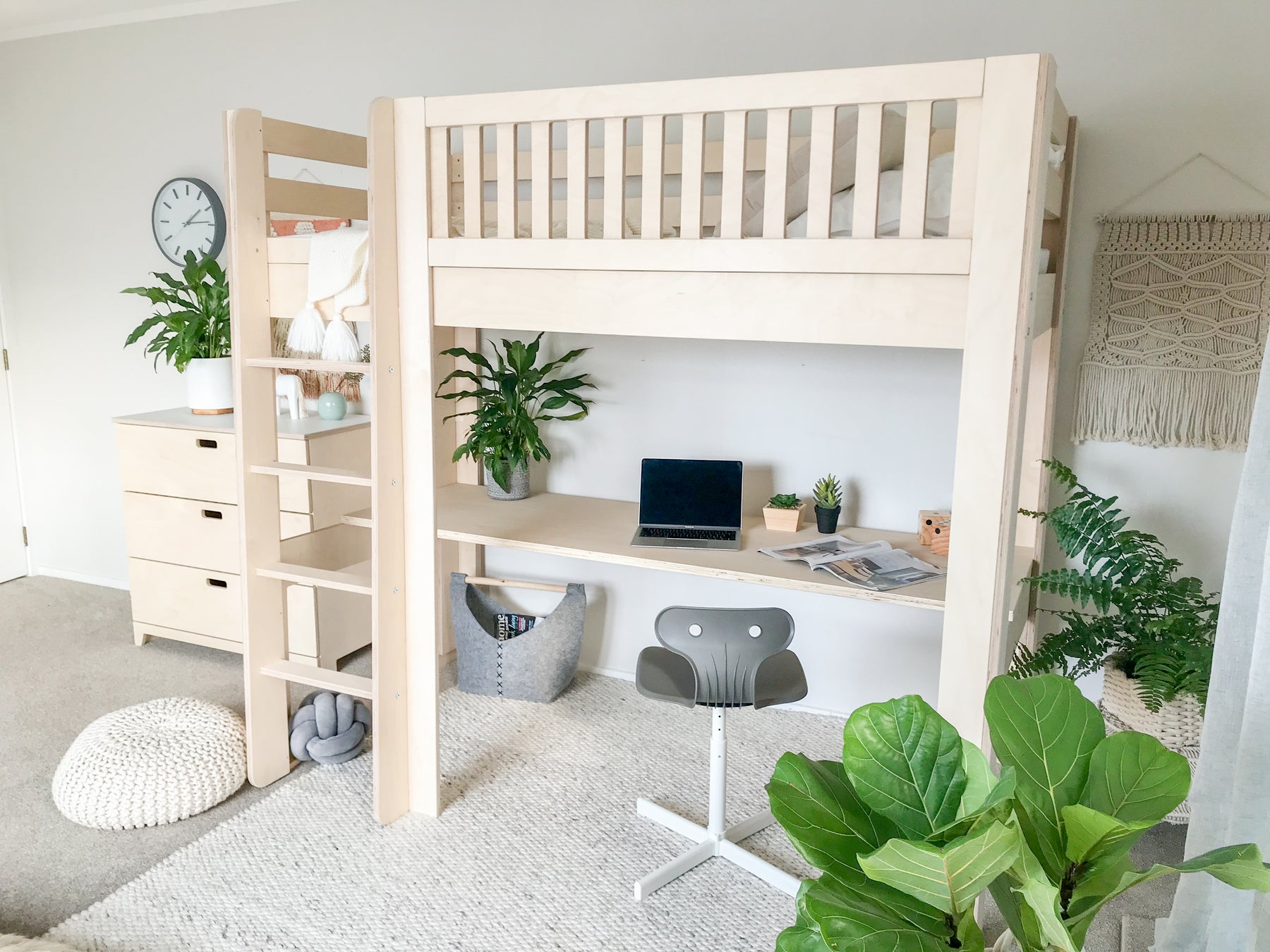 Scandi Loft bed with desk – Magic of wood NZ