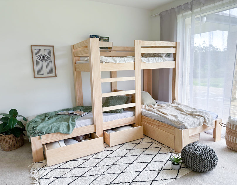 Classic Triple L-shaped bunk bed PINE – Magic of wood NZ