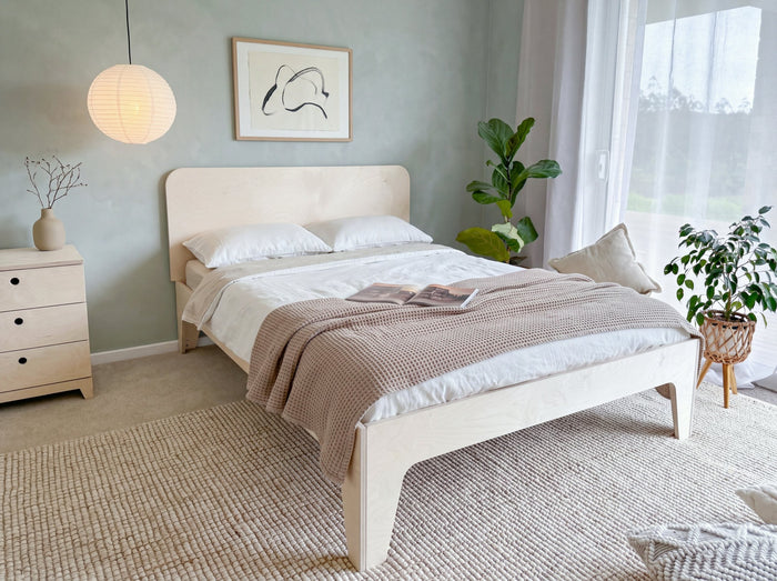 Solid Elegant bed