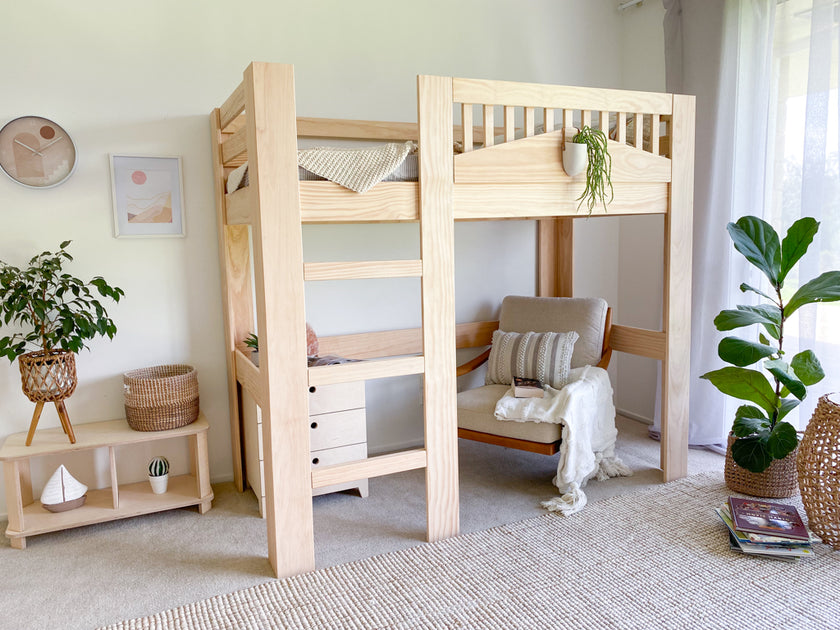 Cozy loft bed PINE – Magic of wood NZ