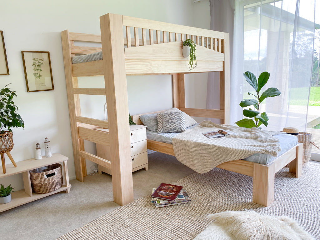 Cozy L-shaped bunk bed PINE – Magic of wood NZ