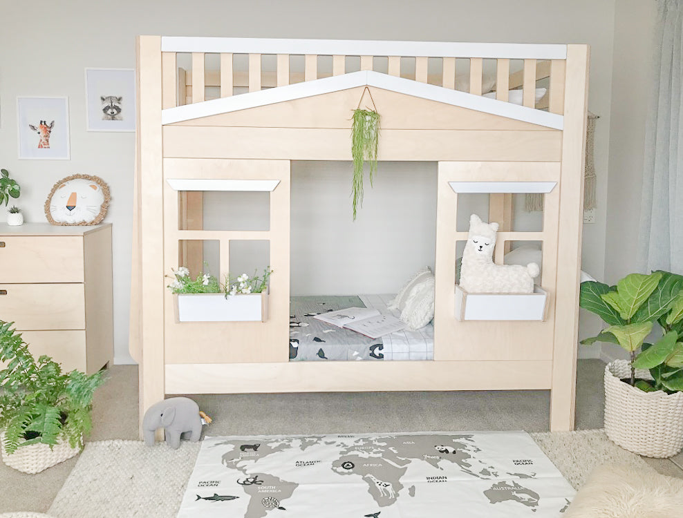 Cottage house bunk bed – Magic of wood NZ